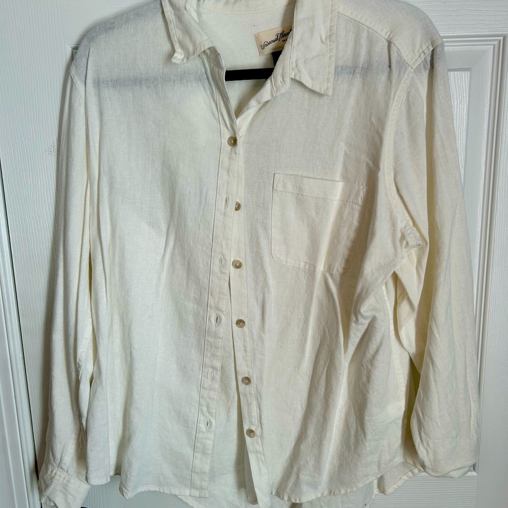 Universal thread long sleeve shirt